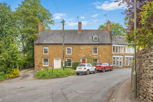 High Street Hook Norton